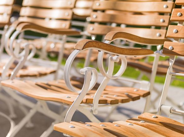 CLASSIC Sessel, Eisen weiß, Lattung geschwungen