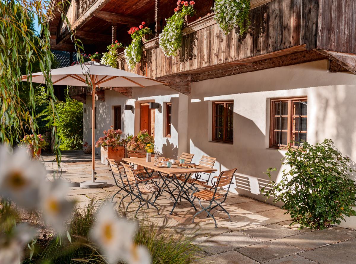 CLASSIC Tisch 180 x 80 cm, Eisen graphitgrau Platte Teakholz