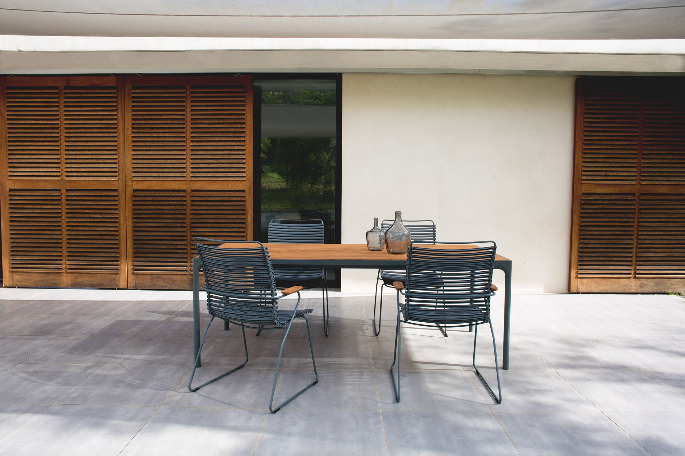 CLICK Sessel dark grey mit Bambus Armlehne