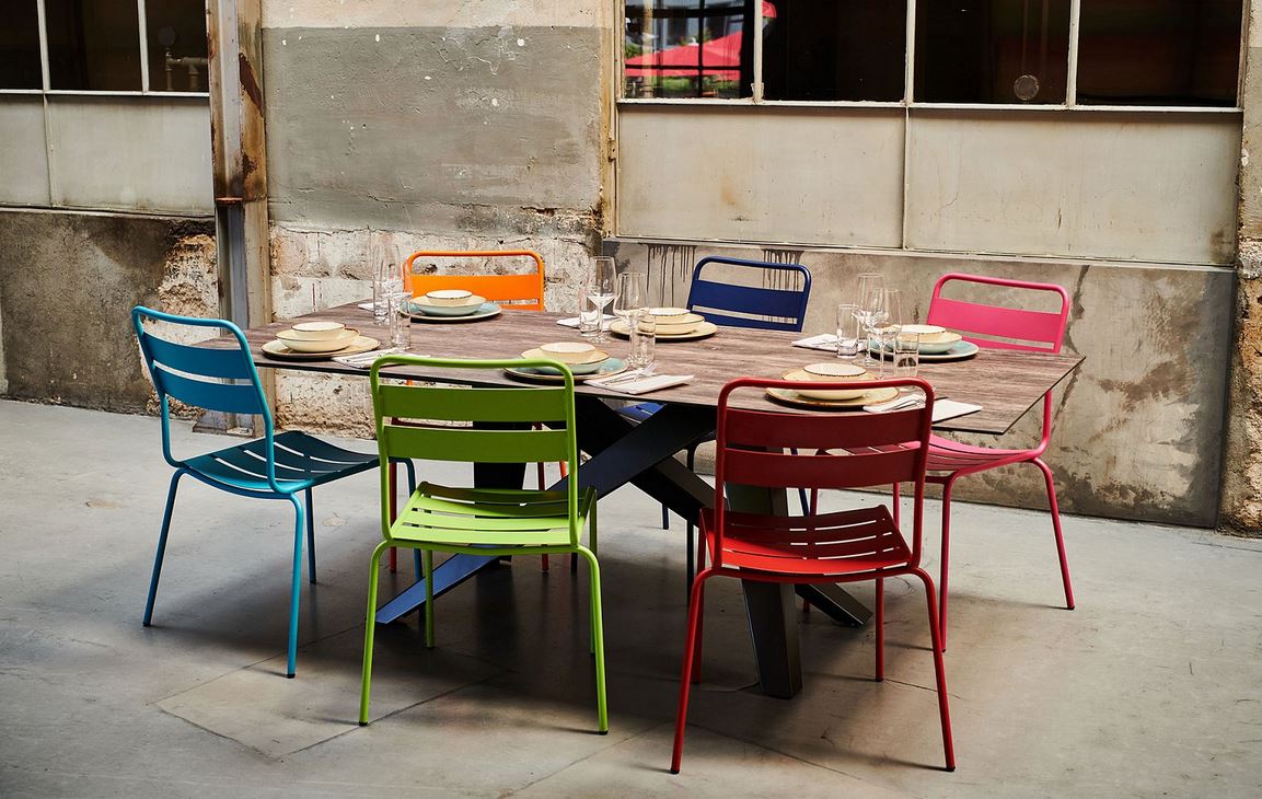 Glarus Metall Stuhl ohne Lehne pastellblau