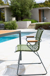 CLICK Sessel, Stahl/Lamellen olive grün, Bambus-Armlehnen