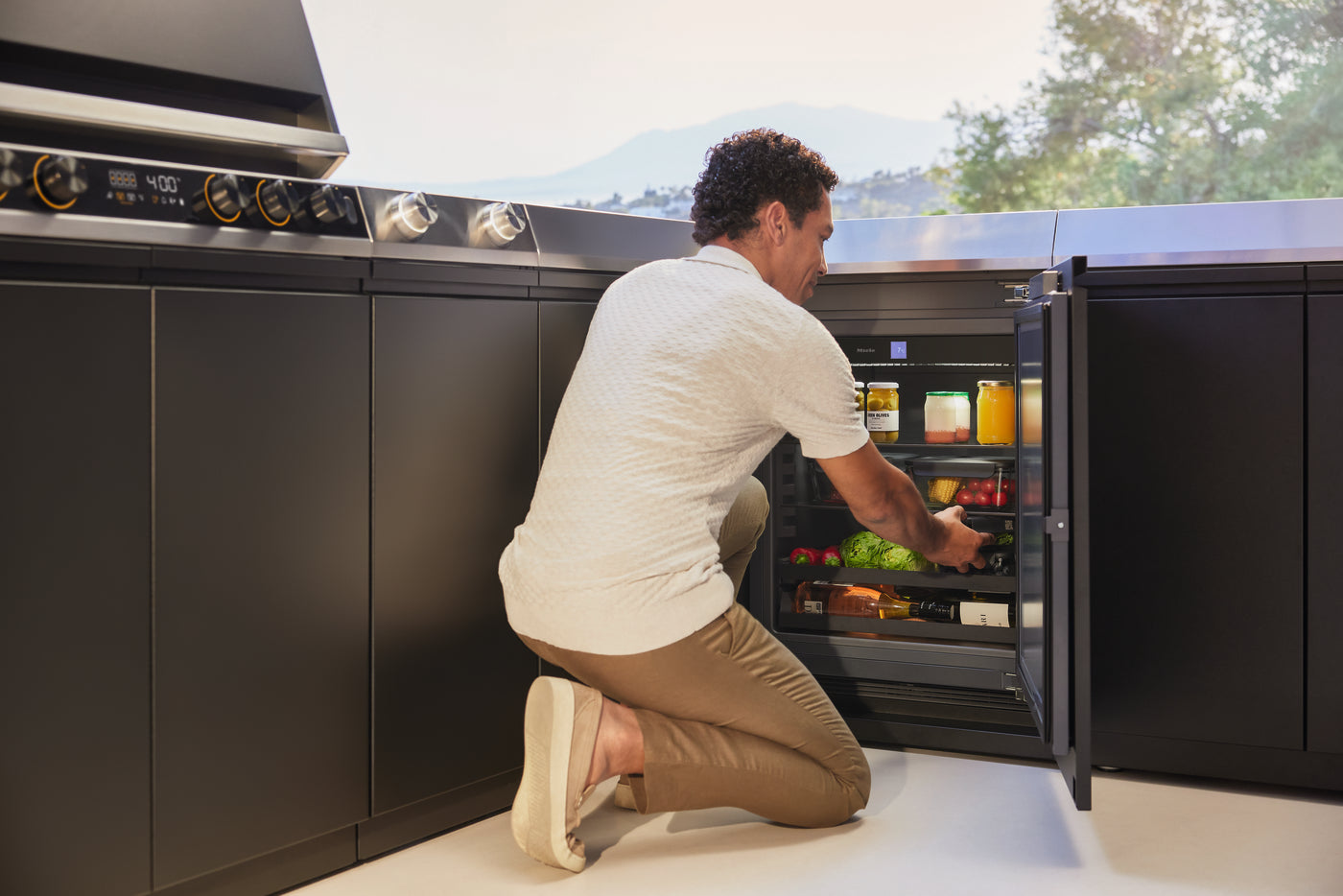 Eckschrank mit Auszugskörben